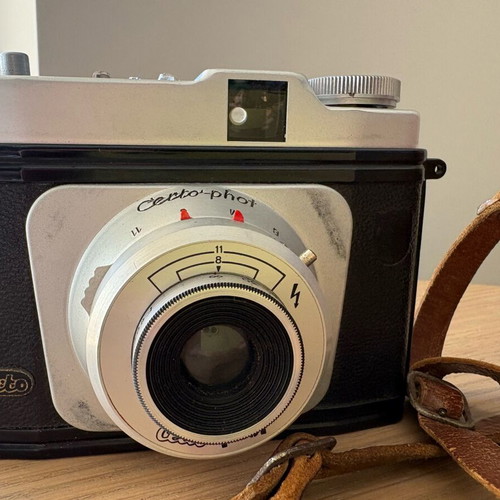 Certi-Phot 1958 120 film camera used with leather case