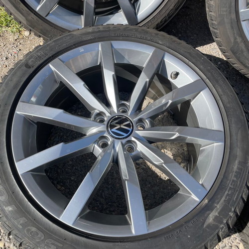 Original Monterey rims like new for Volkswagen B8 with Pirelli tires
