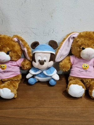 Plush dolls like new