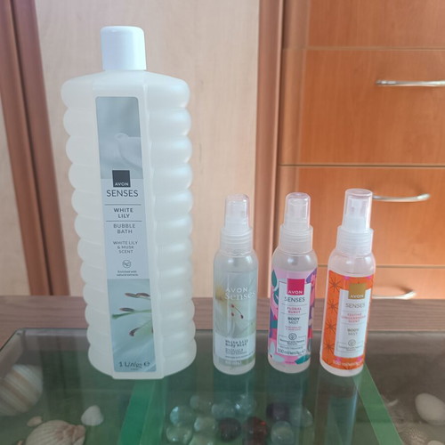 Bubble bath and body mist with white lily scent