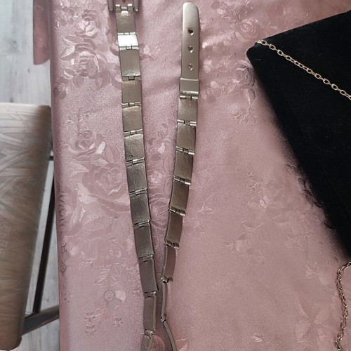 Metal belt like new, size 80, silver
