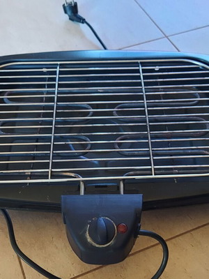Electric Table Grill 2000W like new with adjustable thermostat