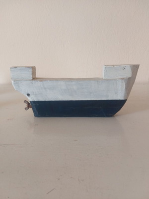 Ξύλινο καράβι DIY με ακρυλικά και μεταλλική προπέλα