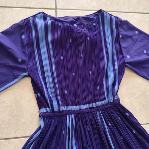 Vintage dress purple like new, pleated muslin, size S