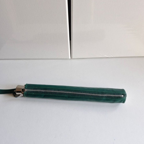 Knirps automatic umbrella like new with green leatherette case and zipper