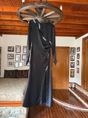 Satin dress Zara new, black, with slit and leaf details