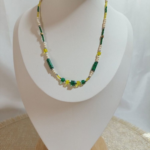 Handmade necklace Green Iris new with fresh green and gold details