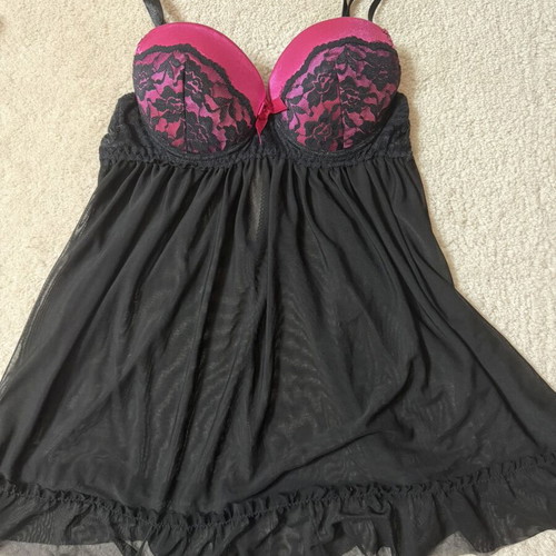 Black nightgown with fuchsia chest new, size S/M