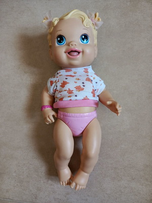 Baby Alive Yummy Treat Baby Doll used, Hasbro 2012