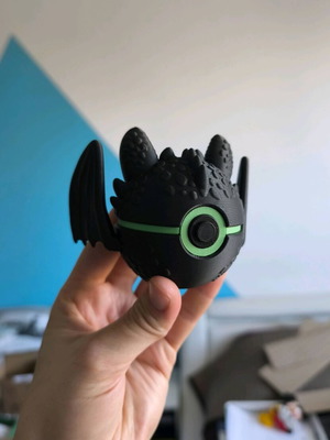 Pokéball Toothless по поръчка с ключодържател