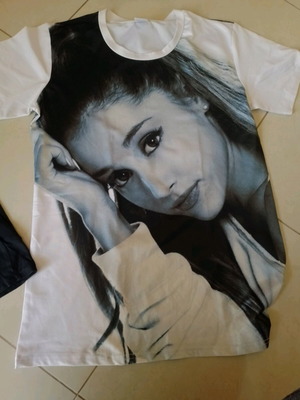 T-shirt Ariana Grande σαν καινούργιο, μέγεθος small