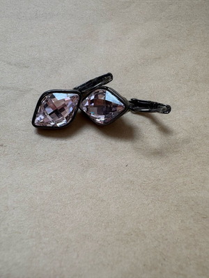 Σκουλαρίκια κρεμαστά σαν καινούργια με τετράγωνο πετράδι από ανοξείδωτο χάλυβα