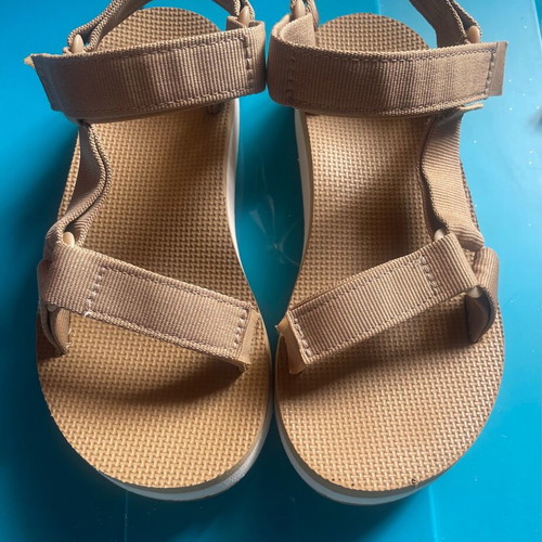 Teva beige platform sandals like new, size 36