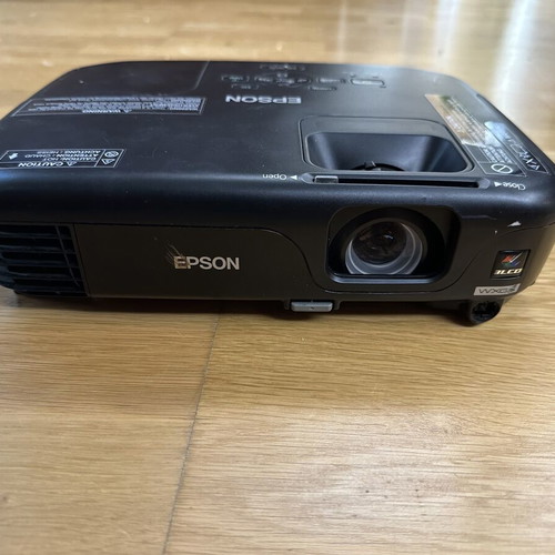 Epson EB-W02 WXGA 3LCD projector used, bright image, manual zoom
