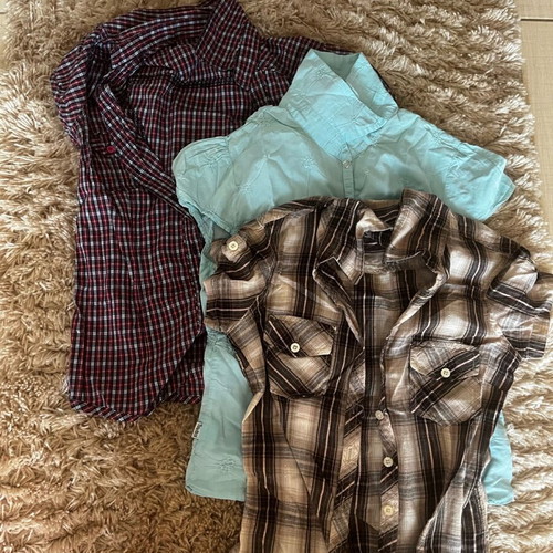 Set of three shirts like new, black and multicolored