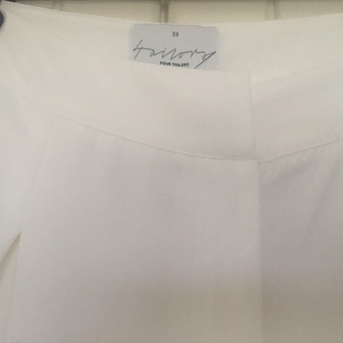 4tailors white bermuda shorts new, size M 38 10