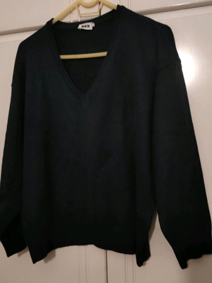 Knitted V-neck sweater used, blue, size M
