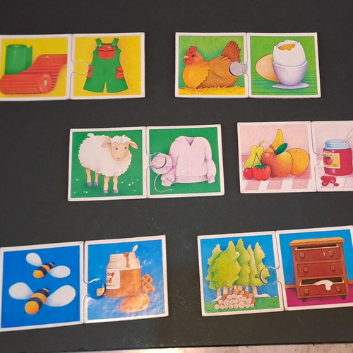 Desyllas educational game "Γίνεται από..." used