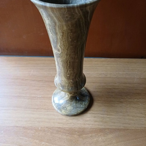 Vintage Granny's aesthetic vase like new, possibly onyx