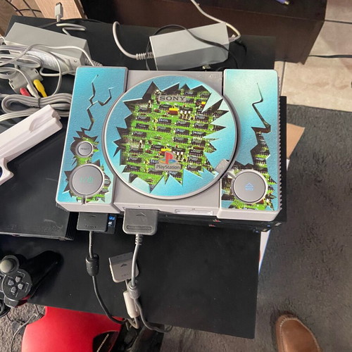 Video game steering wheel with Ferrari pedals and PlayStation One like new