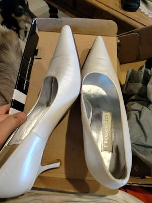Bournazos bridal pumps used, beige color, size 39
