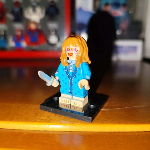 Regan MacNeil (Possessed) like new with stand and knife