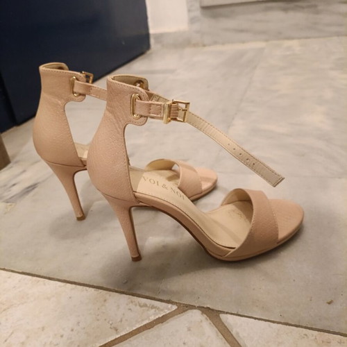 Voi Noi high heels like new, beige, size 36