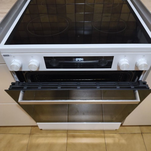 Whirlpool electric stove like new