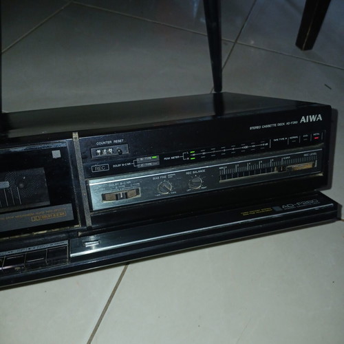 Aiwa AD F260 stereo cassette deck