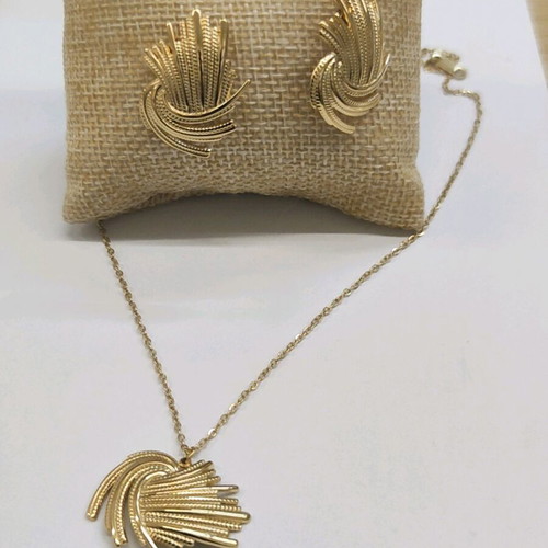 Jewelry set made of steel gold color new, necklace and earrings