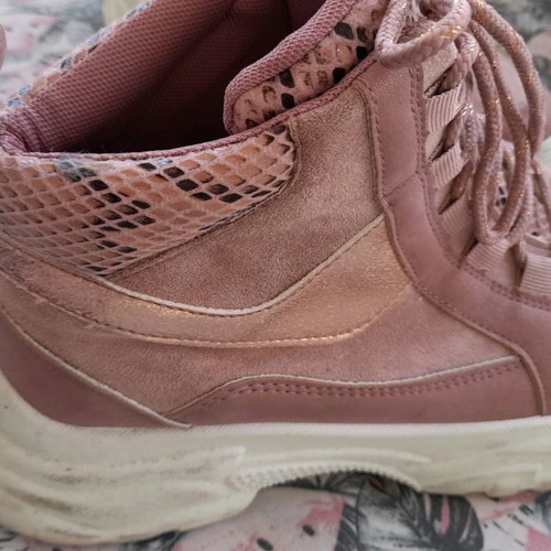 Pink athletic ankle boots like new, size 40 with snake print