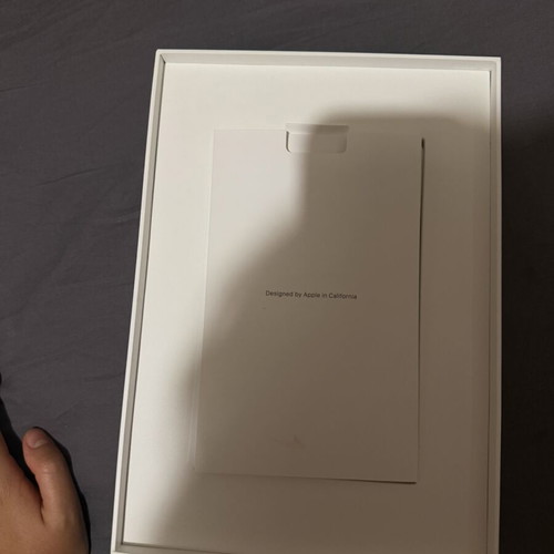iPad 9th Gen 10.2" 64GB with Apple Earbuds and Case