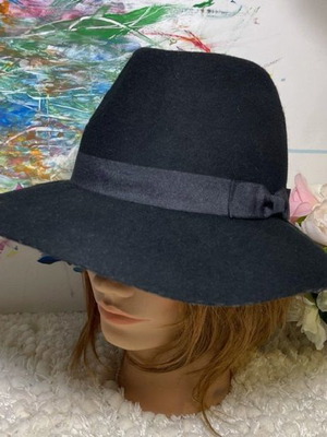 Wool women's hat Stradivarius new