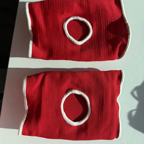 Amila knee pads red new