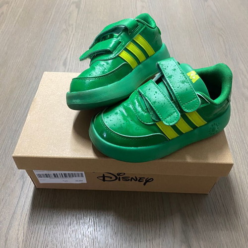 Adidas kids shoes size 27 like new, green