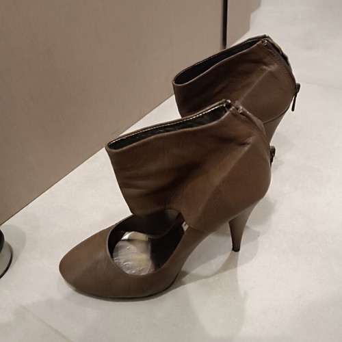 Zara brown ankle boot used, size 40 narrow fit