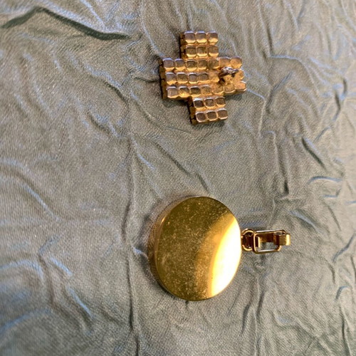 Cross pendants in gold metal with earthy colors, pack