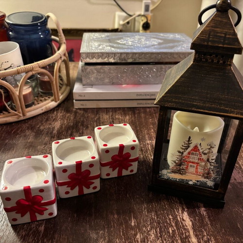 Christmas lantern and tealight holders like new