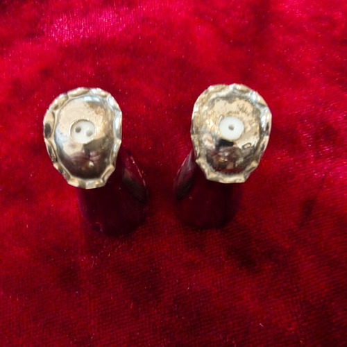Vintage swan salt and pepper set like new, silver finish