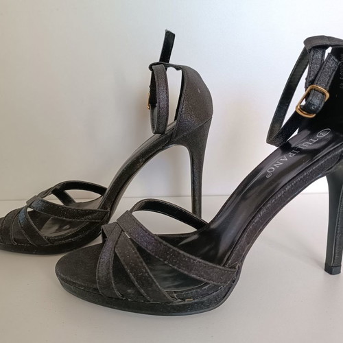 Tulipano black high-heeled sandals used with rhinestones and 11 cm heel, size 40