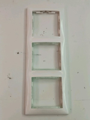 Legrand Valena triple frame white like new