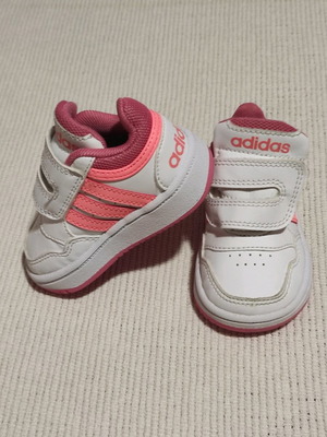 Παπούτσια σπορτέξ adidas μεταχειρισμένα, παιδικό νούμερο 20