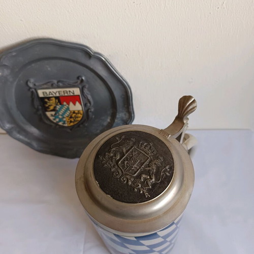 Porcelain beer mug 1 liter and decorative plate used