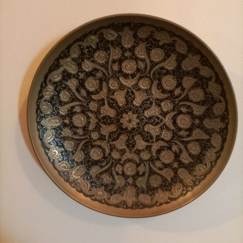 Pakistani wall plate with silver like new, oval 20x20