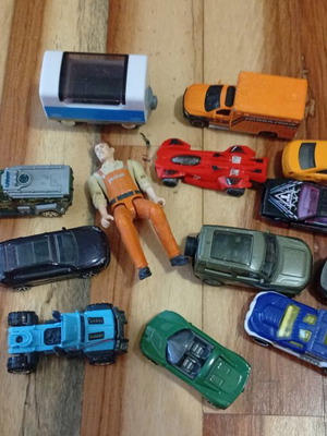 Toy cars and 4 figures used