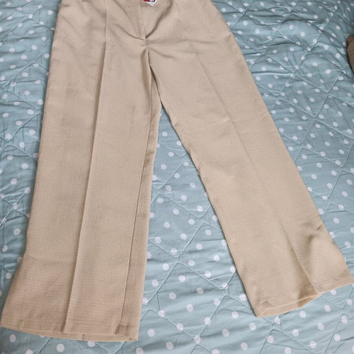 Women's beige pants new, size medium
