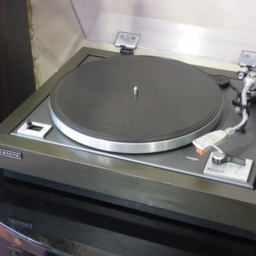 Sanyo TP-626 turntable used vintage hi-fi with wooden plinth