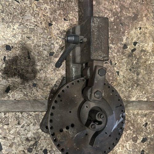 Manual metal scroll pipe bar bender