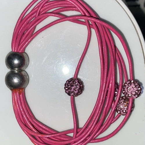Pink bracelet like new with magnetic clasp
