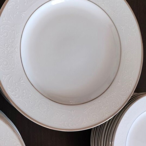 Dantelle 72-Piece Porcelain Dinnerware Set Ionian, like new